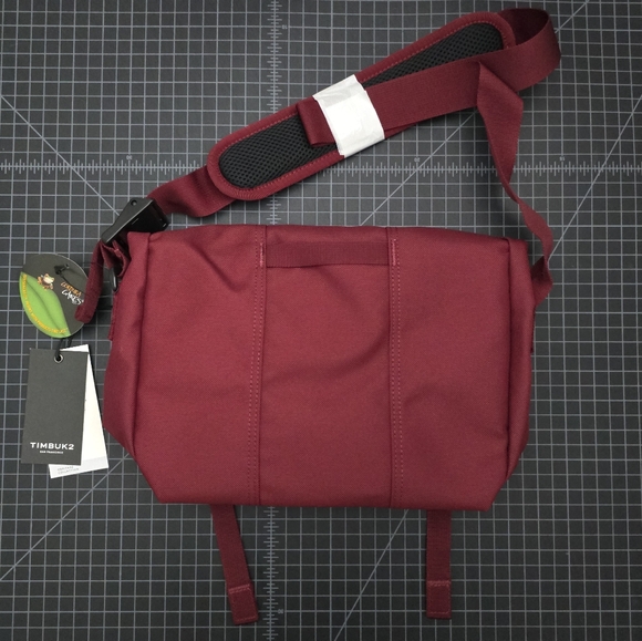 TIMBUK2 CLASSIC MESSENGER - ECO COLLEGIATE RED - Picture 8 of 16